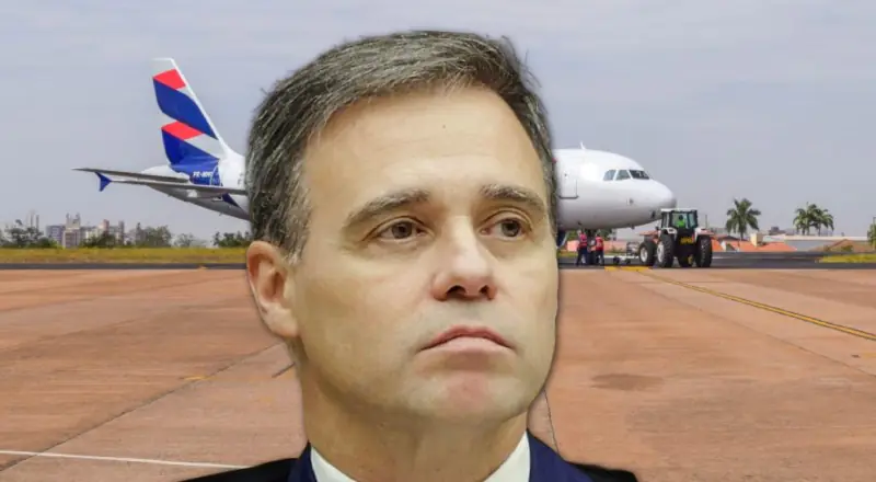 Avião com André Mendonça tem decolagem abortada por falha