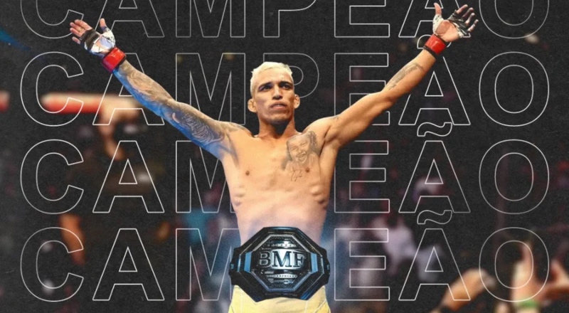 Charles do Bronx domina Max Holloway e conquista cinturão BMF
