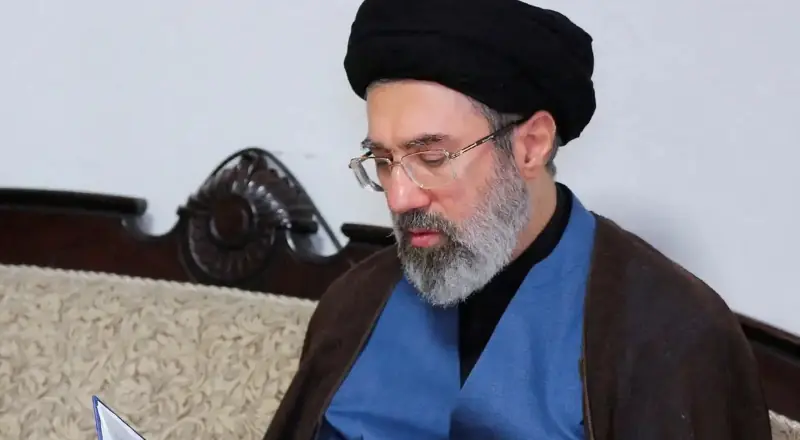 Khamenei reforça que Estreito de Ormuz terá regras claras para passagem