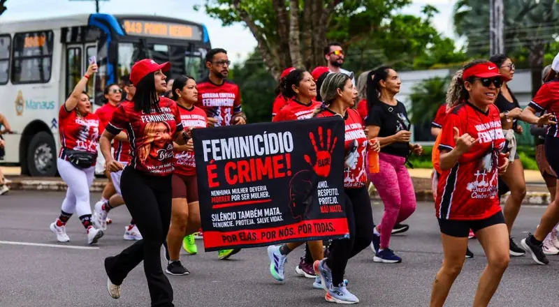 Filha de vítima de feminicídio, Isabelly Aurora inspira união feminina em Manaus