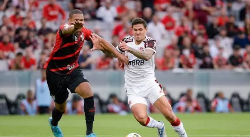 Sob o olhar de Ancelotti, Flamengo busca vitória diante do Athletico-PR