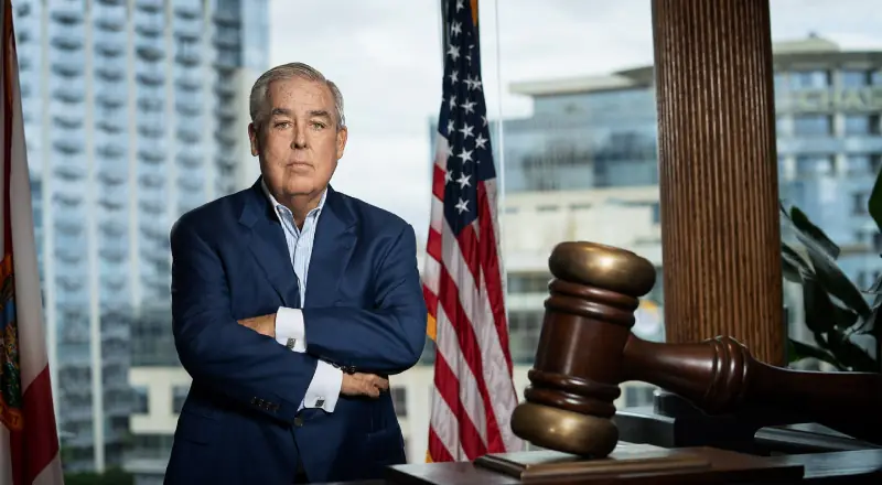 Além dos Republicanos e Democratas: a necessidade de um novo partido