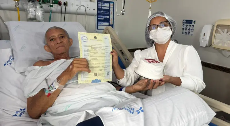 Paciente com câncer realiza emocionante casamento no hospital