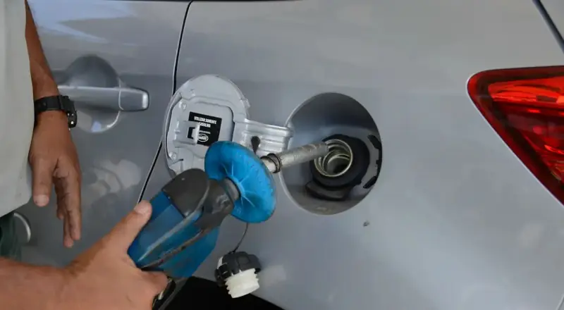 Ação em cinco estados investiga ligação de facção criminosa na gasolina