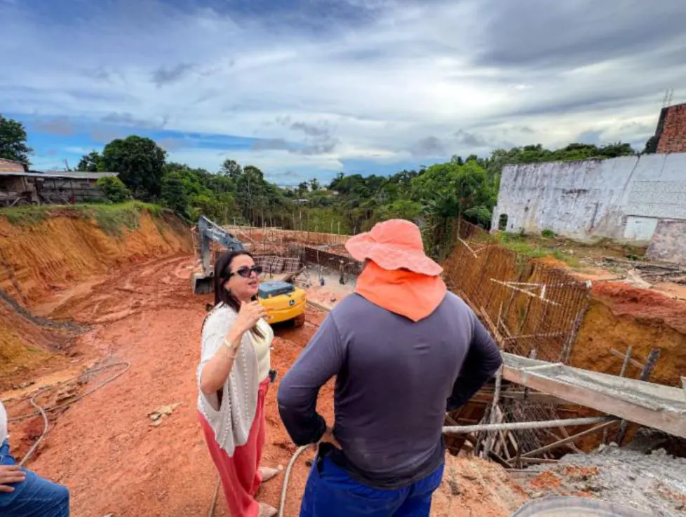 Prefeitura de Manacapuru intensifica obras de infraestrutura essenciais