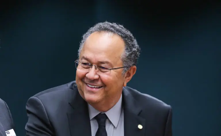 TCU vê indícios de superfaturamento em emenda de Silas Câmara