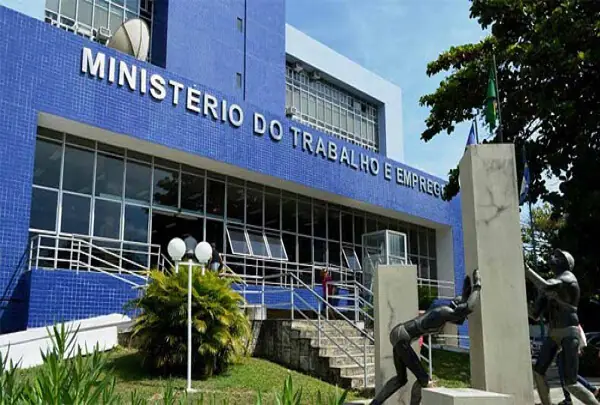 Geração Z e o fim dos empregos longos: novas dinâmicas de carreira