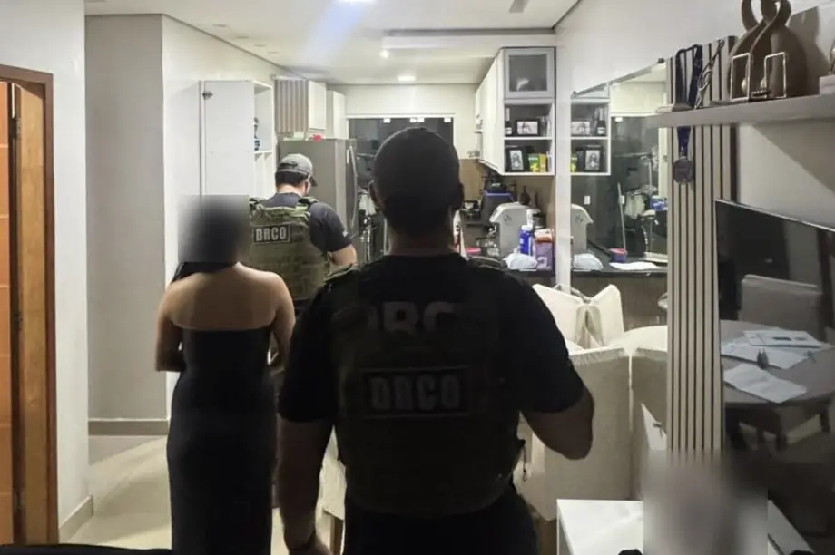 “Momento que policial militar é preso durante investigação em Manaus”