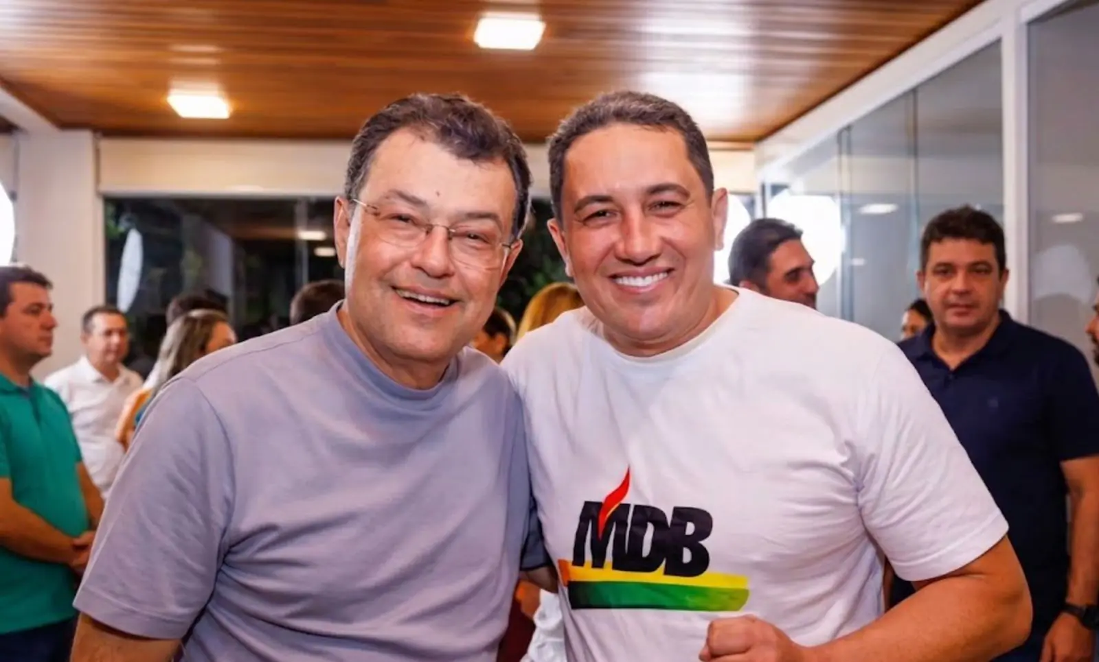 Simão Peixoto marca presença em encontro do MDB e faz convite a Braga
