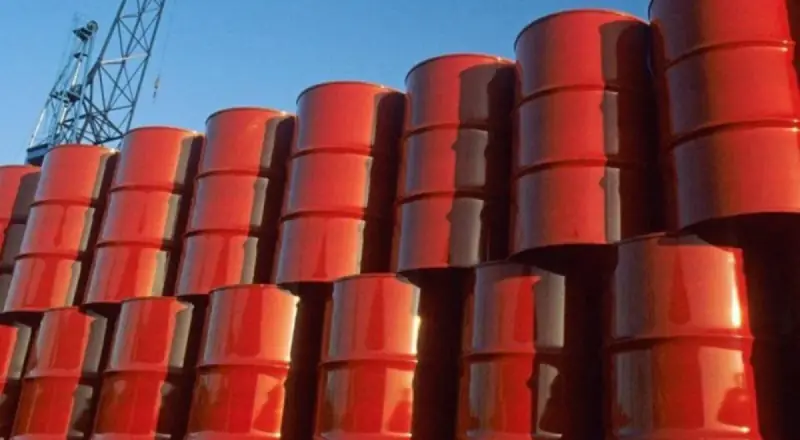 Guerra entre EUA, Irã e Israel faz petróleo disparar e preocupa