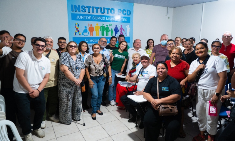 Débora Menezes presta contas do mandato a idosas em projetos inovadores