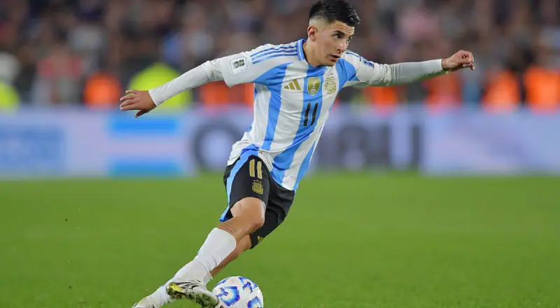 Flamengo avança nas negociações e contrata Thiago Almada