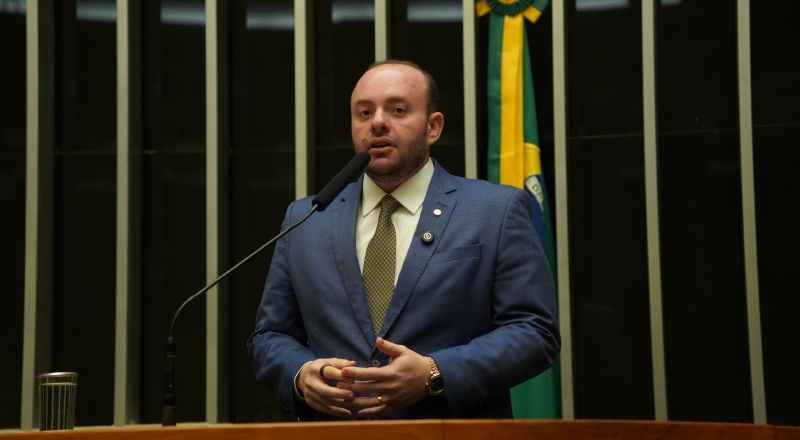 Deputado Fausto Jr. apoia mototaxistas e motoboys com MP