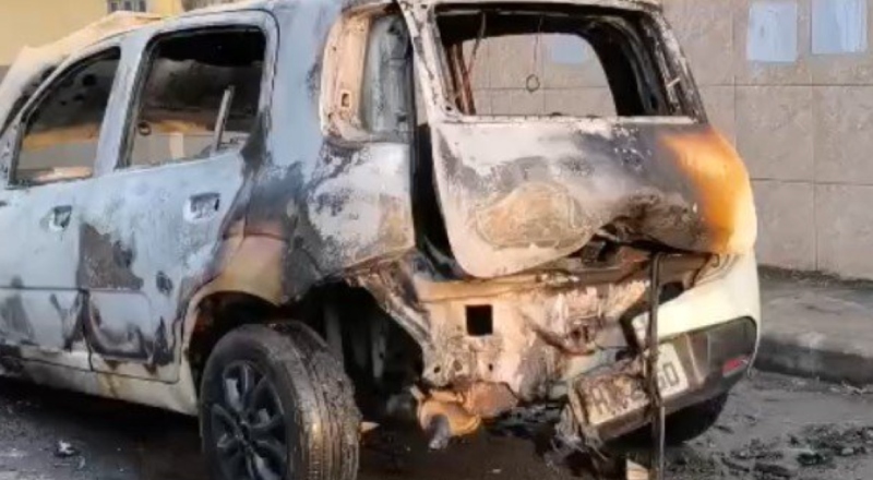 Carro de aplicativo pega fogo durante corrida e causa susto no Aleixo