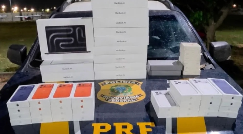PRF apreende 50 eletrônicos sem documentação em carro na BR-401