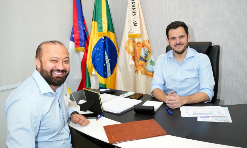 Prefeito Renato Junior celebra: Manaus se destaca na educação