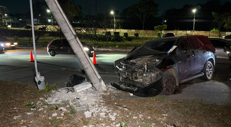 Acidente feio: dono de frigorífico destrói SW4 em alta velocidade