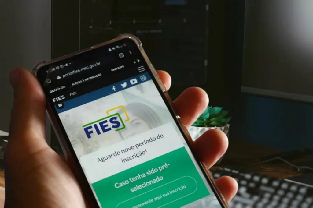 Fies: pré-selecionados devem completar informações até terça