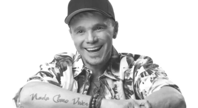 Morre Netinho, ícone da Axé Music, deixando legado eterno