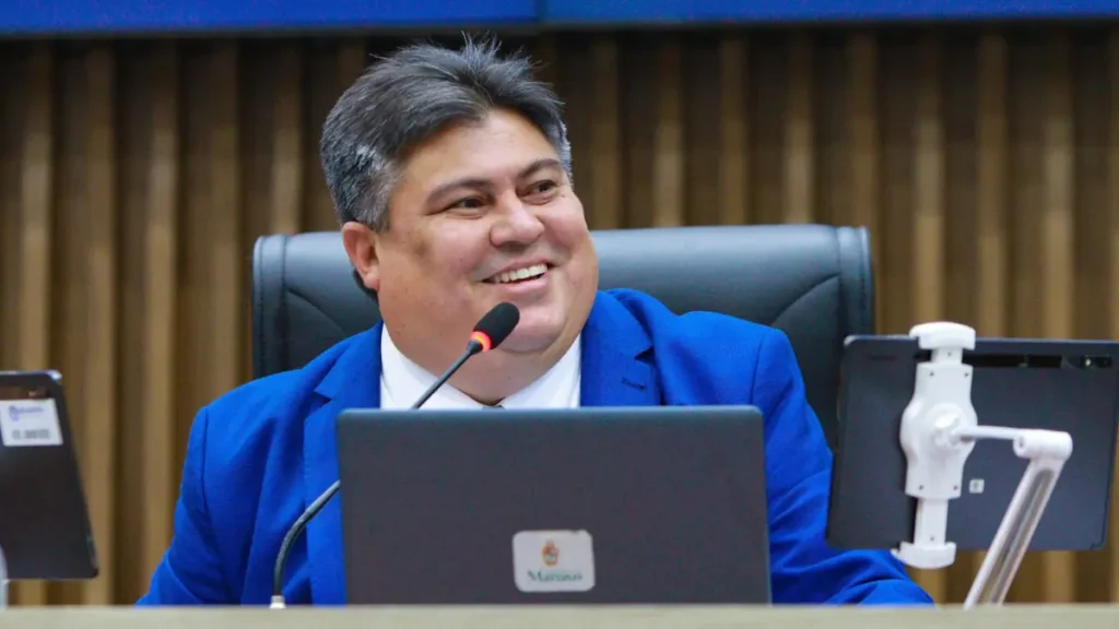 No Dia do Servidor Público, David Reis destaca conquistas da Câmara