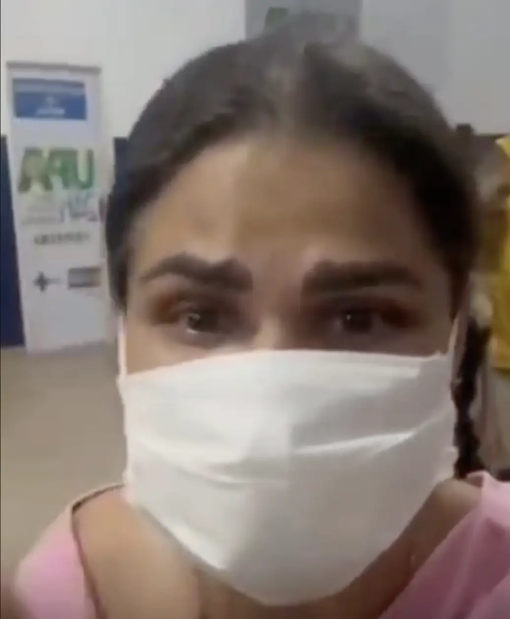 Mulher se desespera ao ver o irmão morrer em UPA desesperadora