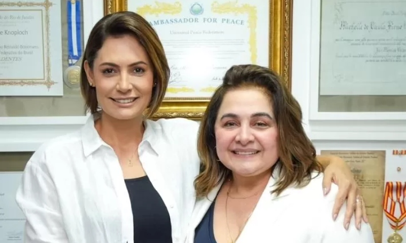 Michelle Bolsonaro deve desembarcar em Manaus para apoiar eleições