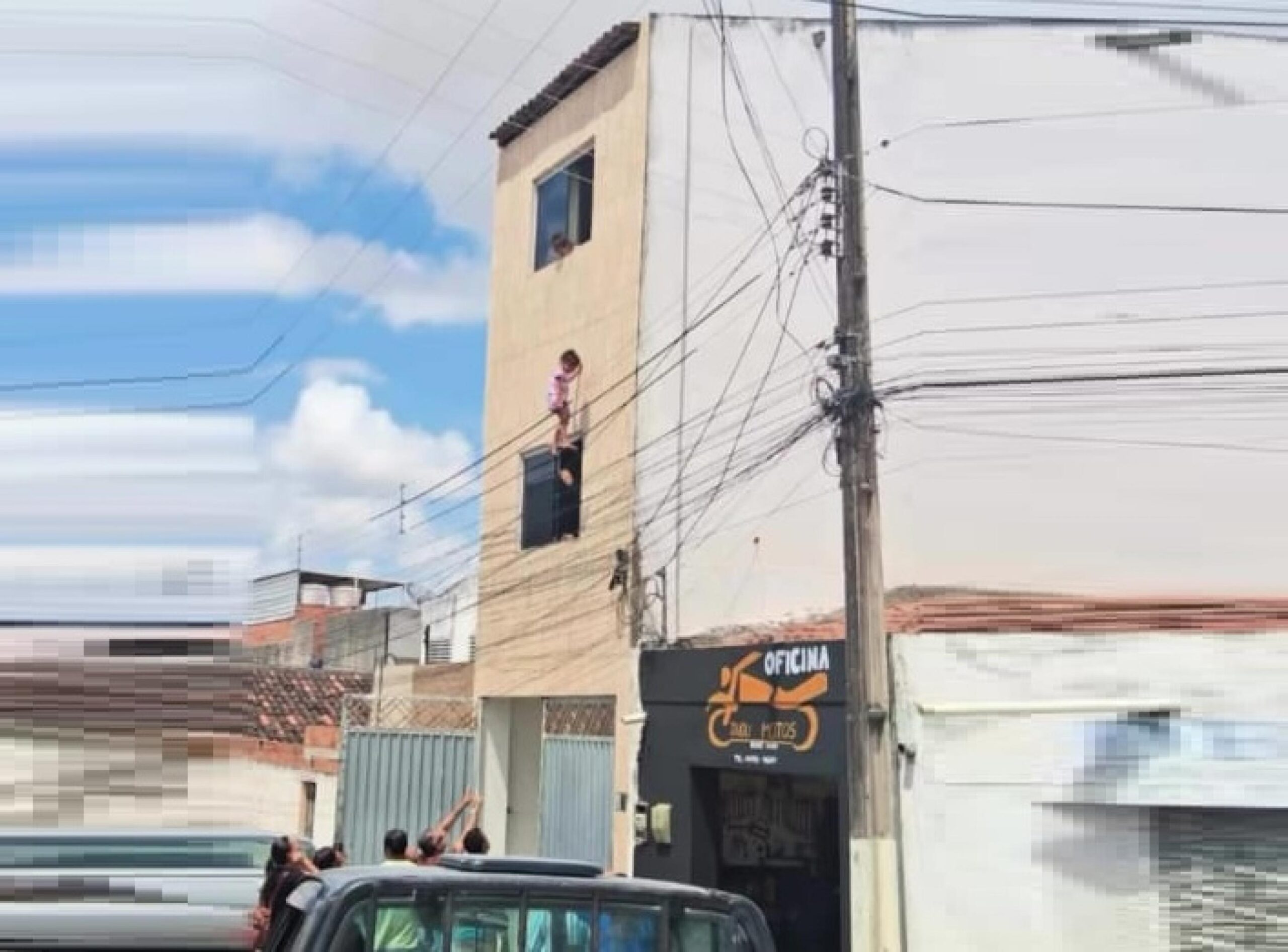 Milagre: Policial salva menina de 4 anos em situação extrema